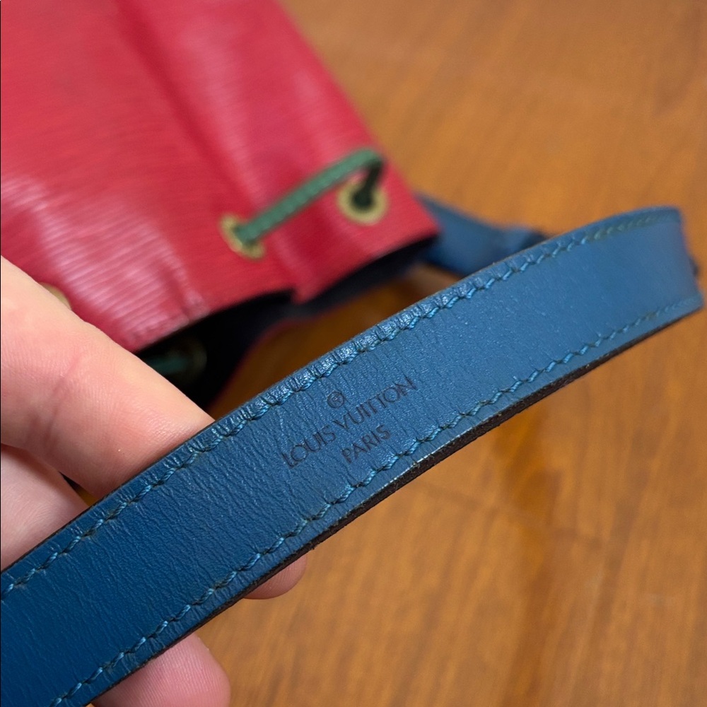 AUTHENTIC Louis Vuitton LV Shoulder Bag Noe Bordeaux Epi - Picture 15 of 16